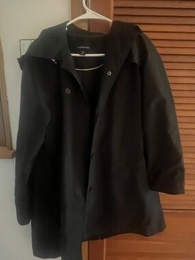 Lands End Womens’s Raincoat